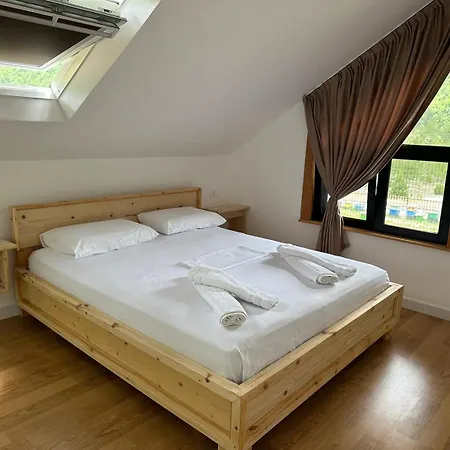 Ferma E Bleteve Stomici Vakantiehuis