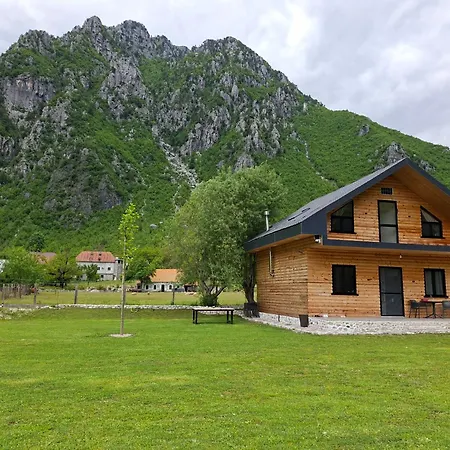 Vakantiehuis Ferma E Bleteve Stomici