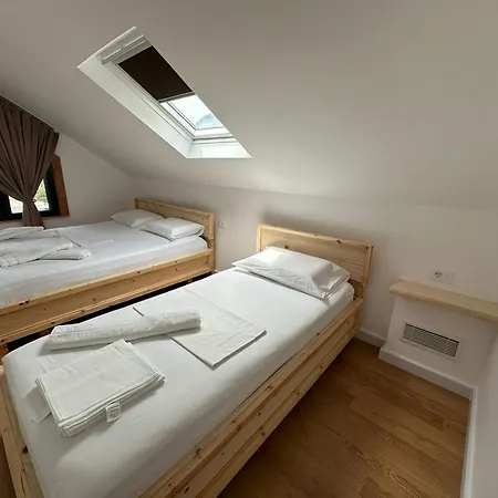 Ferma E Bleteve Stomici Hébergement de vacances *