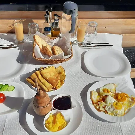Ferma E Bleteve Stomici Vendégház *